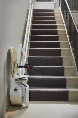 Le monte-escalier Français
